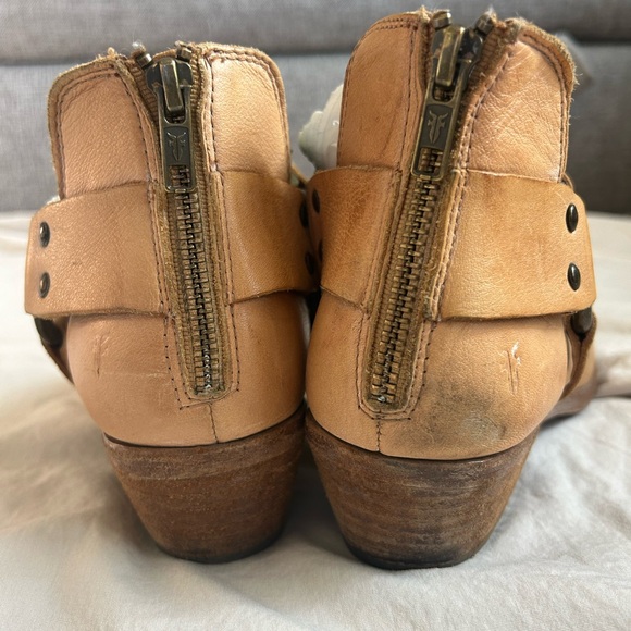 FRYE Carson harness bootie Size 8 - Picture 6 of 6